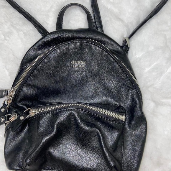Guess mini backpack - Picture 2 of 3